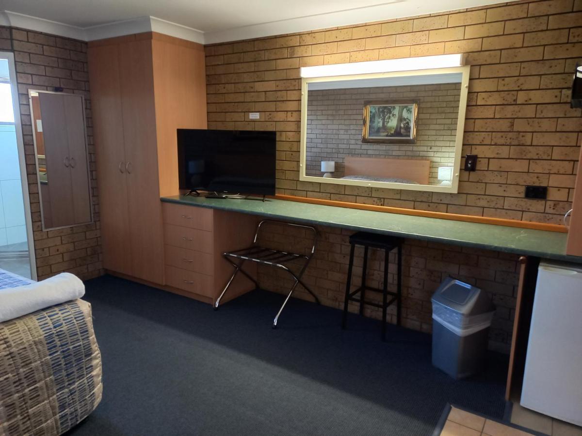 Macintyre Motor Inn Гондиуинди Екстериор снимка
