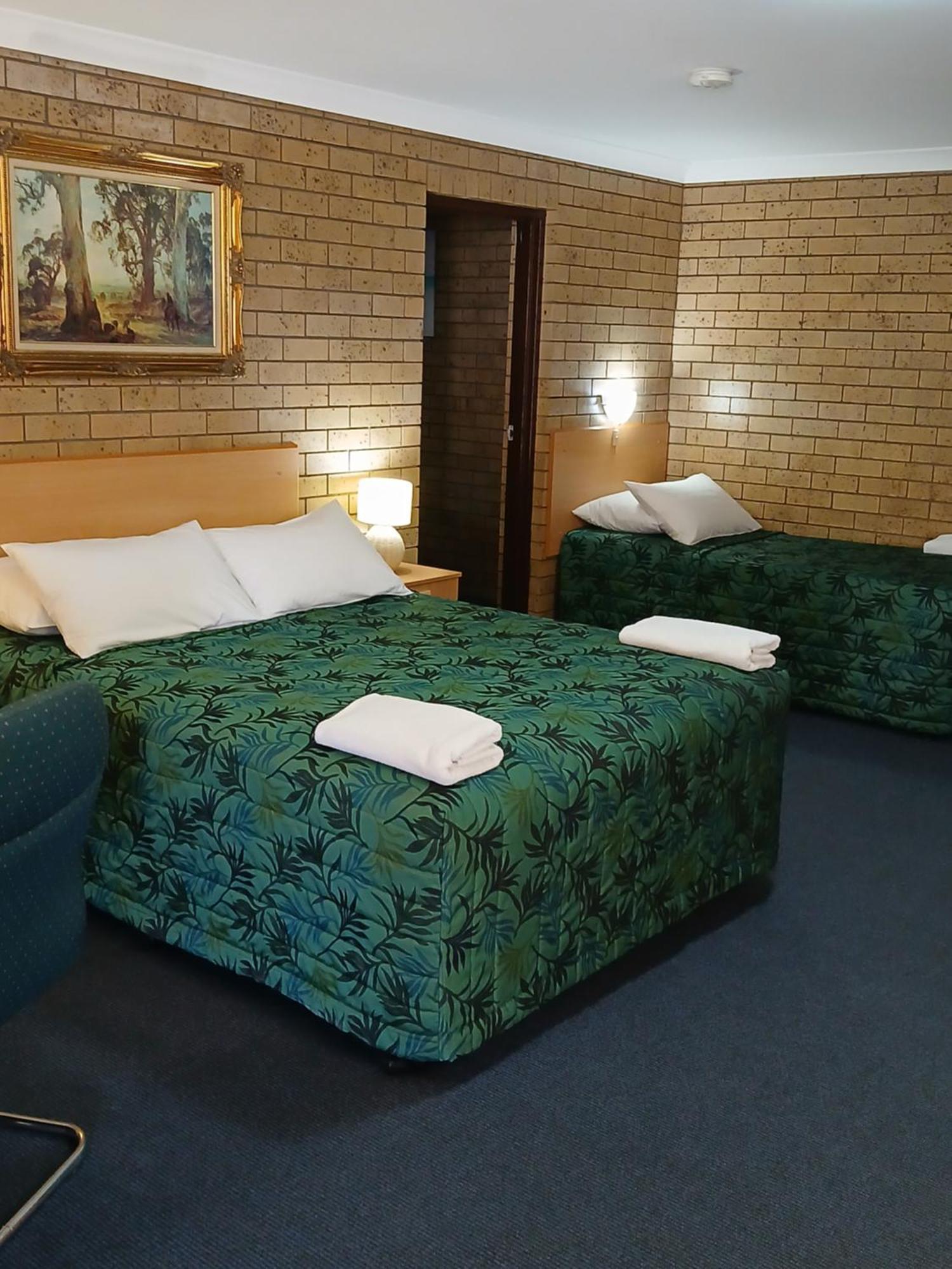 Macintyre Motor Inn Гондиуинди Екстериор снимка
