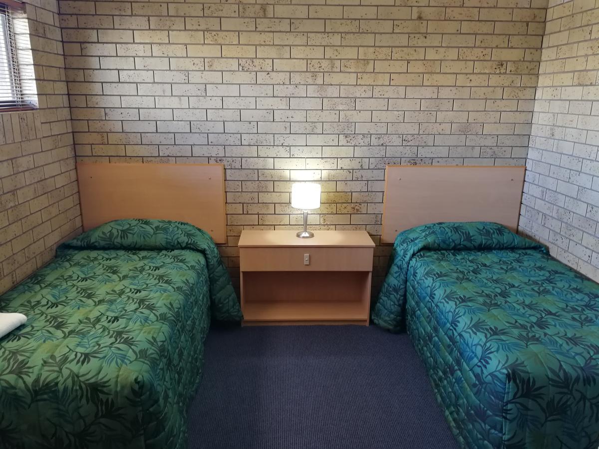 Macintyre Motor Inn Гондиуинди Екстериор снимка