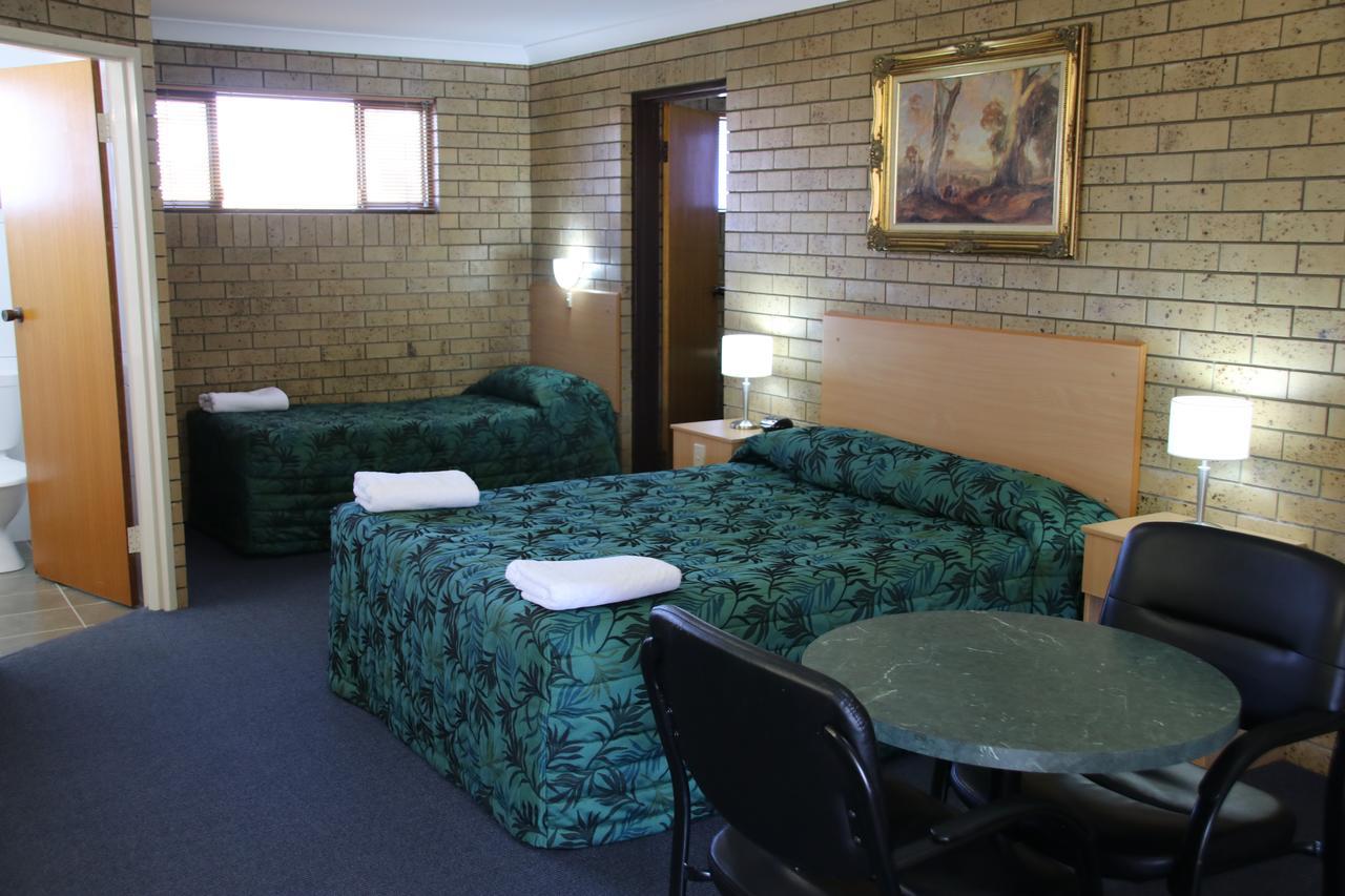Macintyre Motor Inn Гондиуинди Екстериор снимка