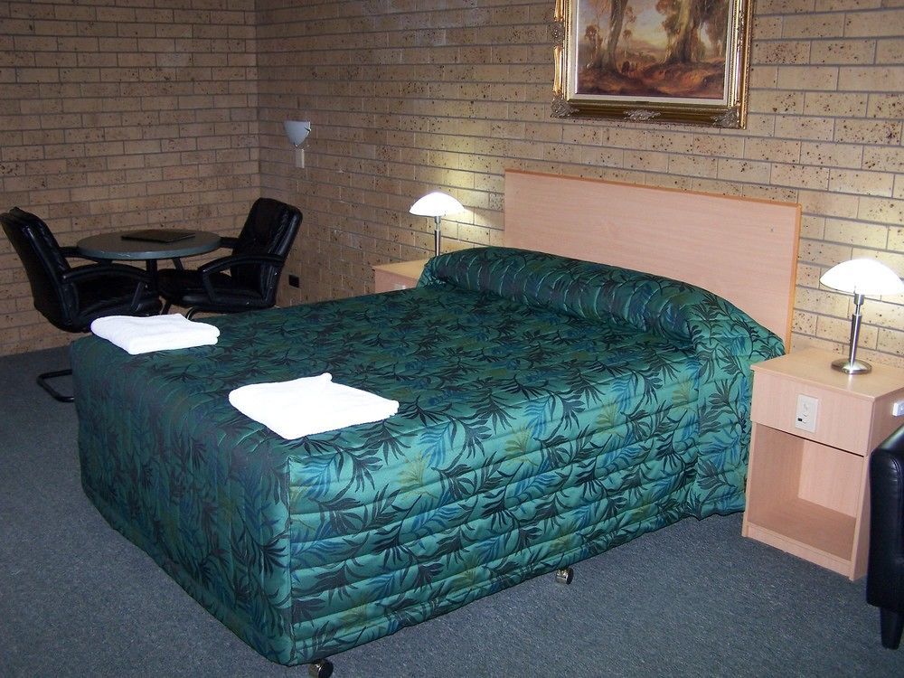 Macintyre Motor Inn Гондиуинди Екстериор снимка