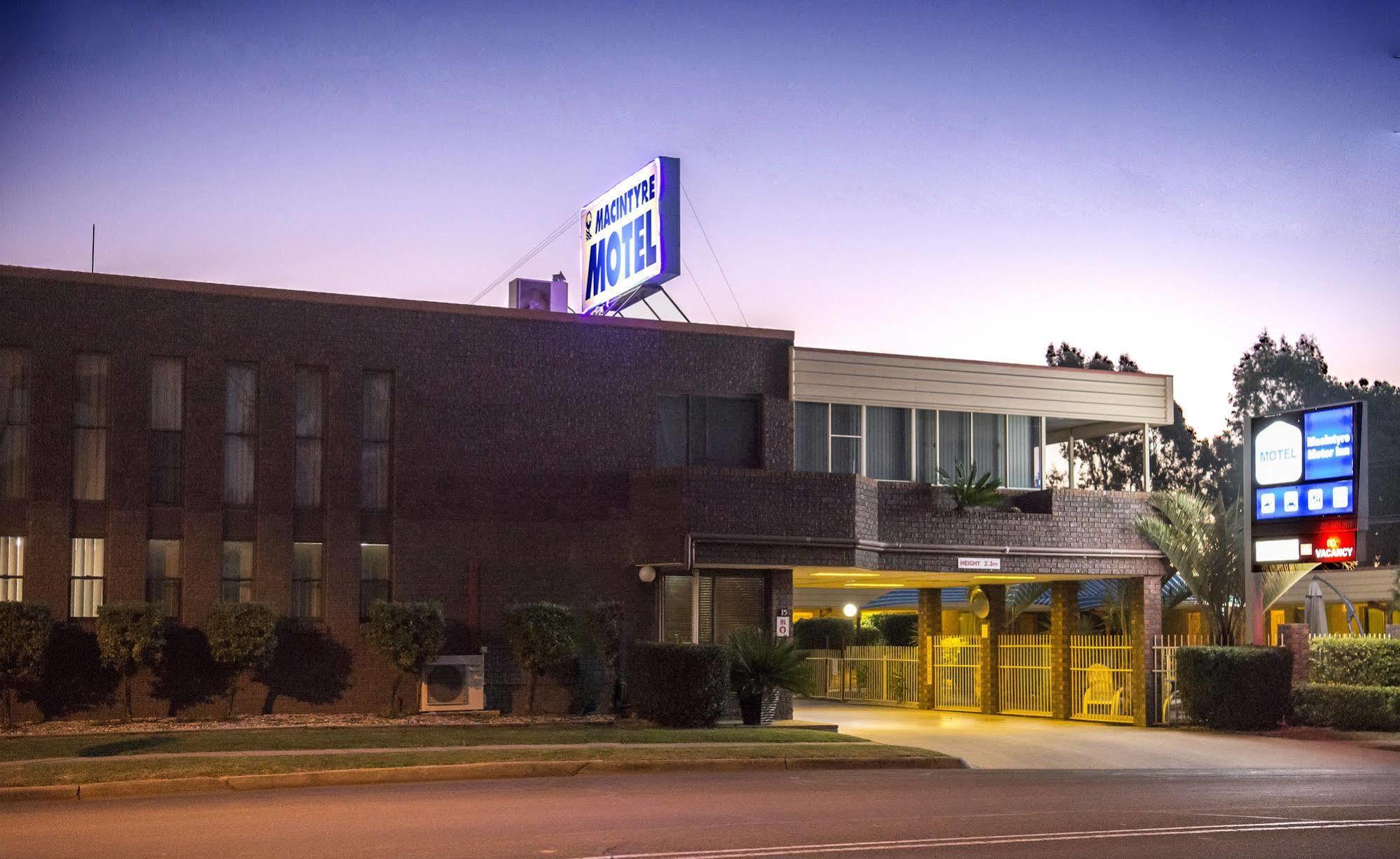 Macintyre Motor Inn Гондиуинди Екстериор снимка
